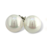 Shell Pearl Stud Earrings
