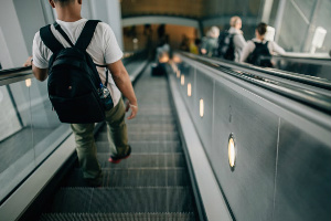 Use a backpack at the airport