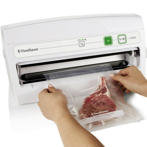 coupon FoodSaver V3040 Vacuum Sealing System